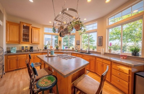 Sequim House | Beautiful and serene 4-bedroom home in sunny Sequim, feels like a warm hug!