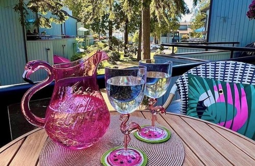 Birch Bay Condo | Beautiful Beach Condo! Indoor Pool!*Pet Friendly*