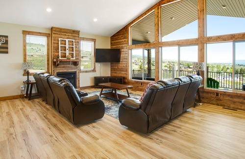 Sweetwater House | Beautiful Bear Lake home w/large deck, gas grill, and lake views -close to golf!