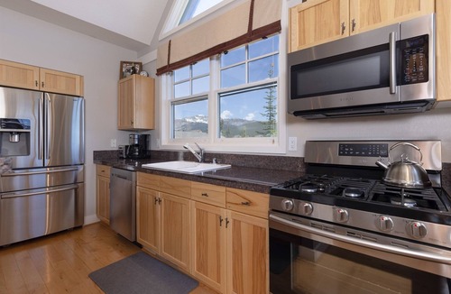 Saddle Ridge House | Beautiful Big Sky Luxury Townhome - Garage, Hot Tub, Views, 2 King Suites
