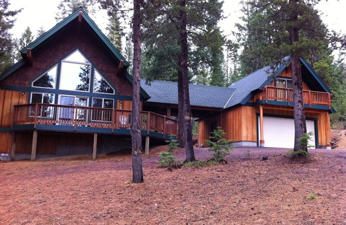 Crescent House | Beautiful Cabin Retreat near Crater, Crescent, Odell Lakes
