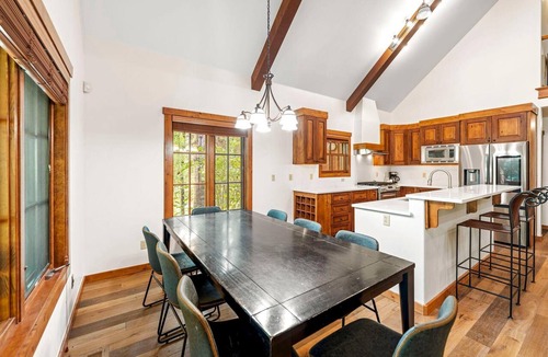 Tamarack Ski Chalet | Beautiful Chalet|Private Hot Tub, Wood Fireplace