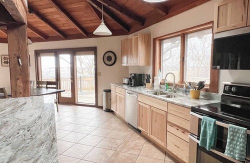 Elizabeth Cabin | Beautiful compound, 10 mile views, on 300 acre ranch, next to Galena Territory