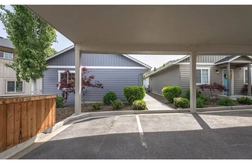 Wenatchee Cottage | Beautiful Cozy Cottage – Perfect for Work, Adventure & Relaxation