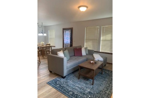 Wenatchee Cottage | Beautiful Cozy Cottage – Perfect for Work, Adventure & Relaxation