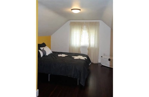 Coeur d'Alene Cottage | Beautiful, Cozy Downtown CDA Home