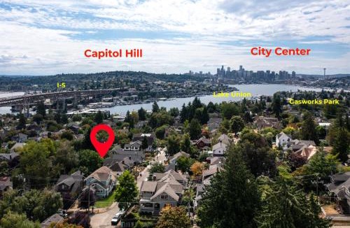 Wallingford House | Beautiful Craftsman with Off-street parking, EV charger, Yard Dogs OK!