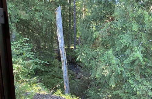 Cook House | Beautiful Creek Side Campsite on a Small Farm w/ 30ft Travel Trailer - Sleeps 8!