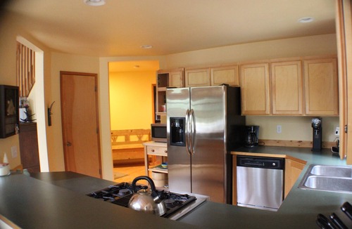 Enumclaw Cabin | Beautiful Crystal Mountain Chalet/Cabin With Spa