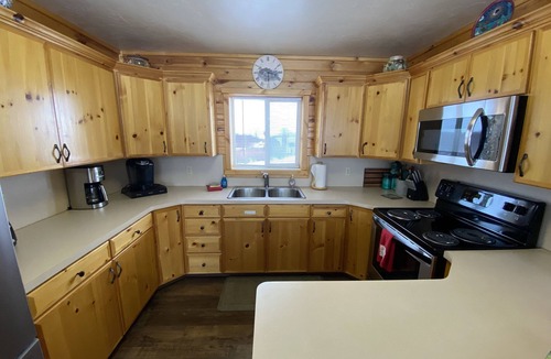 Driggs Cabin | Beautiful Driggs cabin w/spectacular Teton views near Grand Targhee Ski resort!
