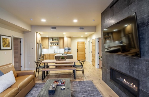 Tamarack Resort Condo | Beautiful|Gas Fireplace|Mountain View|Balcony