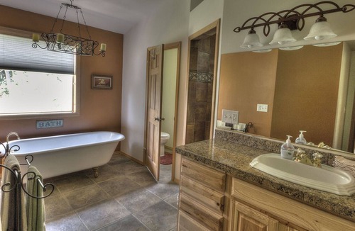 Post Falls House | Beautiful Hauser Lake / Spokane / Coeur D'Alene