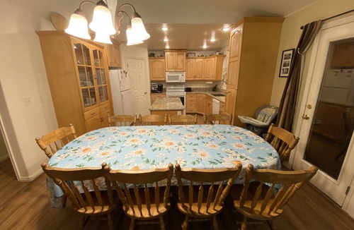 Ammon House | Beautiful home, 8 bedrooms-18 beds-sleeps 30, family friendly