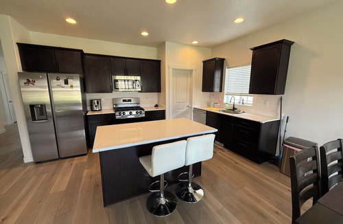 Eagle Mountain House | Beautiful Home in Eagle Mountain 3bedroom, WIFI , AC