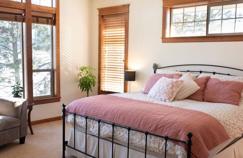 Colbert House | Beautiful home on the Little Spokane River
