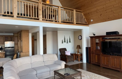 Manson House | Beautiful home on the lake! Enjoy Roses Lake in Manson, minutes from Lk Chelan!