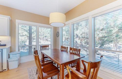 RiverWild House | Beautiful Home with Deck Shared Pool and Hot Tub - Near the Slopes