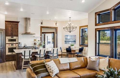 McCall House | Beautiful house w/2 gas fireplaces, private hot tub, grill & mountain views