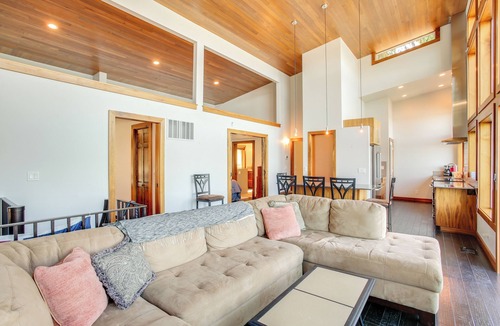 Carey Bay Cabin | Beautiful Lake Coeur d'Alene Retreat: Deck & View!