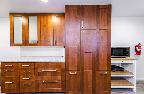 Marylhurst House | Beautiful like new home with a large hot tub in a quiet neighborhood on Acreage.