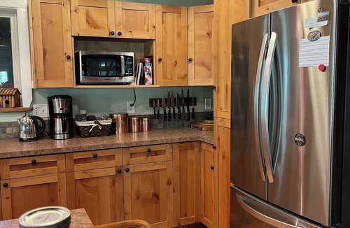 McCall Cabin | Beautiful Log Cabin. Close to McCall. Tranquil & Spacious.