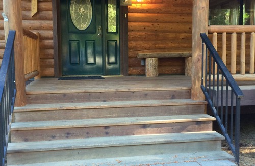 Peshastin Cabin | Beautiful Log Home, 20 min. from Leavenworth, WA. Nestled In The Woods