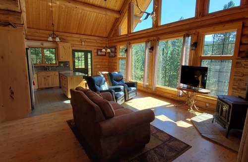 Calder House | Beautiful log home along the St. Joe River in North Idaho