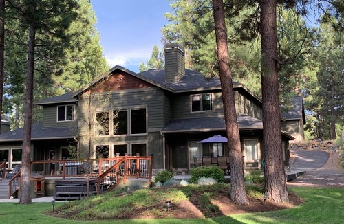Sunriver House | Beautiful Luxury Home on the river near Sunriver, Bend, Trails, Mountains!