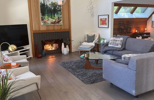 Mount Park House | Beautiful Mid-Century 2-bedroom house in Lake Oswego with gorgeous views