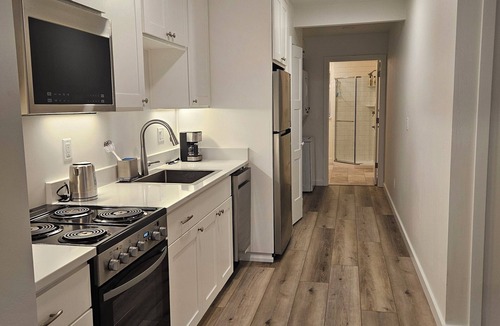 Ashland Apartment | Beautiful New Studio in the Hills of Ashland