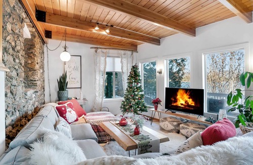 Newman Lake House | Beautiful Newman Lake Home w/ Dock & Hot Tub!