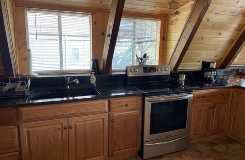 Flat Hollow Marina House | Beautiful Norris Lake WATERFRONT. Near Flat Hollow Marina. Private dock.