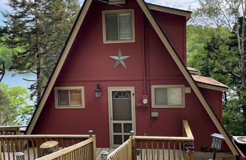 Flat Hollow Marina House | Beautiful Norris Lake WATERFRONT. Near Flat Hollow Marina. Private dock.