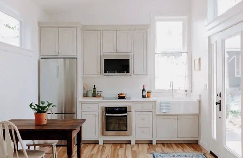 Collister Cottage | Beautiful, North Boise Guesthouse