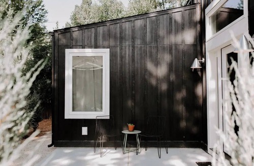 Collister Cottage | Beautiful, North Boise Guesthouse