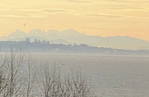 Point Roberts Apartment | Beautiful Ocean and Mountain View Suite.