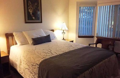 Island Park Resort | Beautiful One Bedroom- Timbers at Island Park Village.