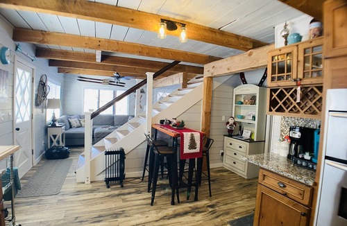 McCall House | Beautiful Remodeled Dog-Friendly In-Town 3/2 Cabin