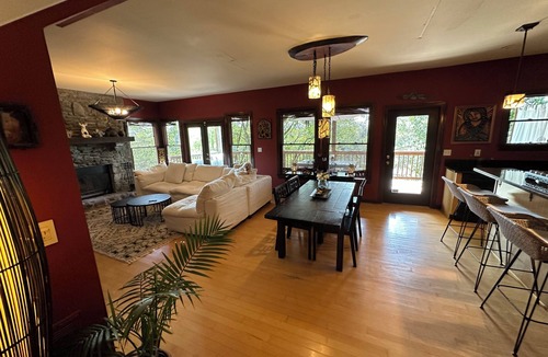 Madison House | Beautiful River Retreat Sanctuary in Nashville