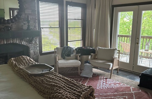 Madison House | Beautiful River Retreat Sanctuary in Nashville
