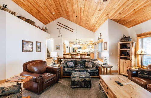 Sunriver House | Beautiful Sunriver Home w/Central Oregon Charm, Great for families, SHARC