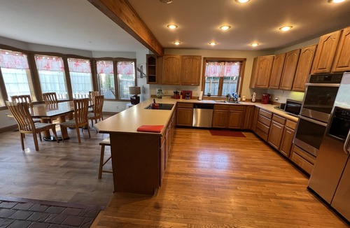 Snohomish House | Beautiful victorian house, walk to shopping & historic district, & so much more