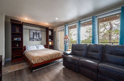Bend Condo | Beautiful view! Updated 1-bdrm, 2 bath condo with Queen Murphy in Living Area.