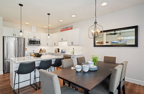Quincy Condo | Beautifully Updated Crescent Bar Condo FREE GOLF