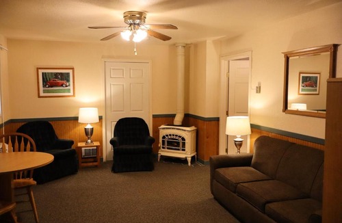 Plain Hotel | Beaver Valley Lodge