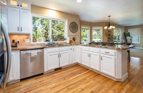 Corvallis Villa | Bella- 5 bedroom beauty