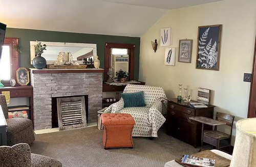 Geneseo Apartment | Bella's Abode : Charming 2-bedroom apartment with AC, WiFi in peaceful Geneseo