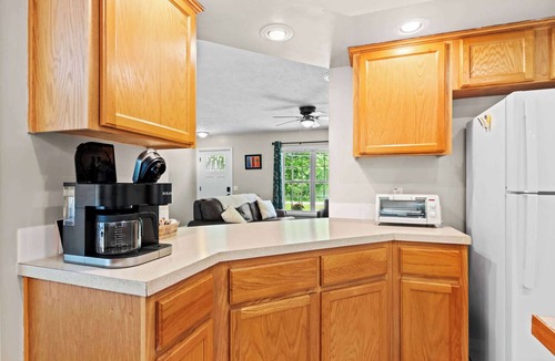 Bellaire House | Belle Maison Intermediate Lake Cottage