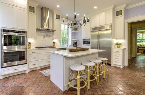 Vicksburg House | Belle Terre Mansion - Remodeled Pre-Civil War- Contemporary. Southern. History.
