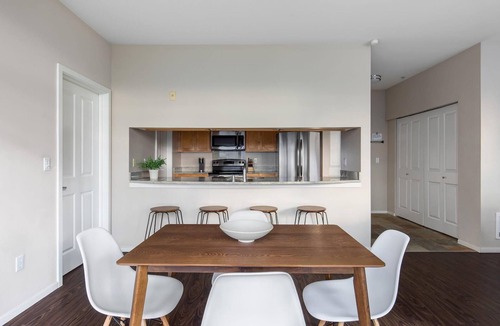Northwest Bellevue Apartment | Bellevue | Modern 2BD/2BA Apartment
